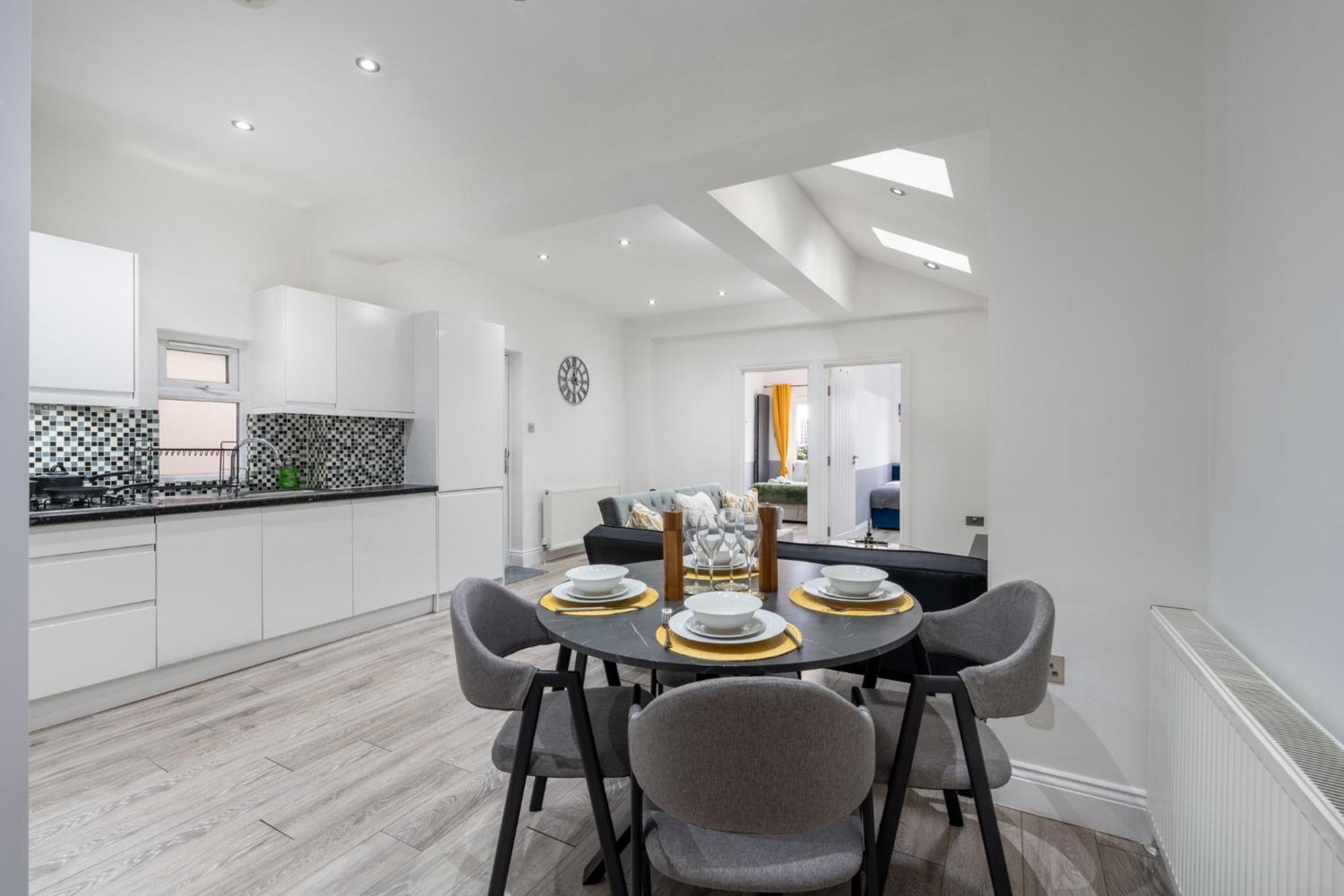 Peaceful 3 Bed Acton Retreat Zone 2 Sleeps 9 Hébergement de vacances