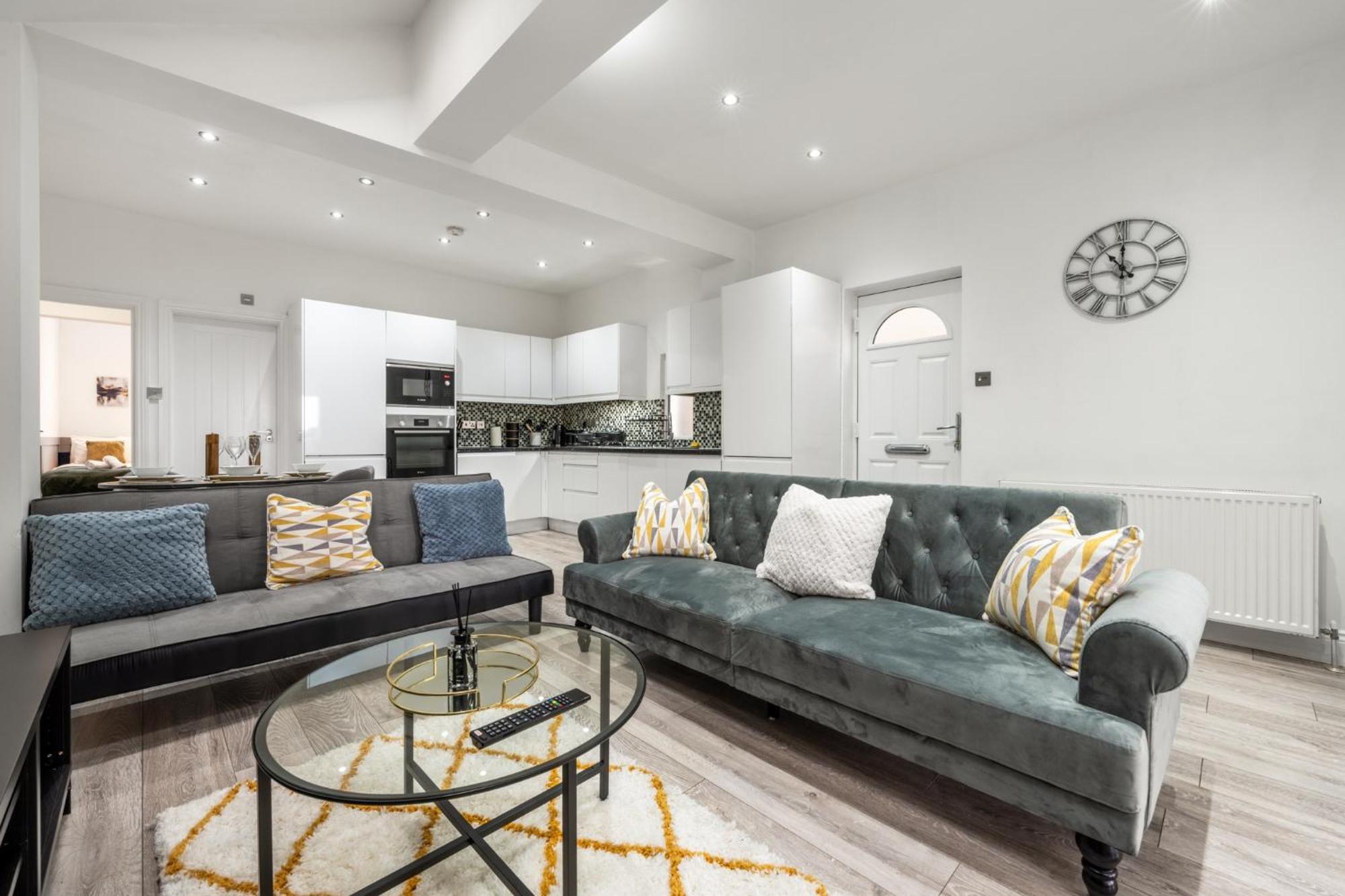 Peaceful 3 Bed Acton Retreat Zone 2 Sleeps 9 * Londres